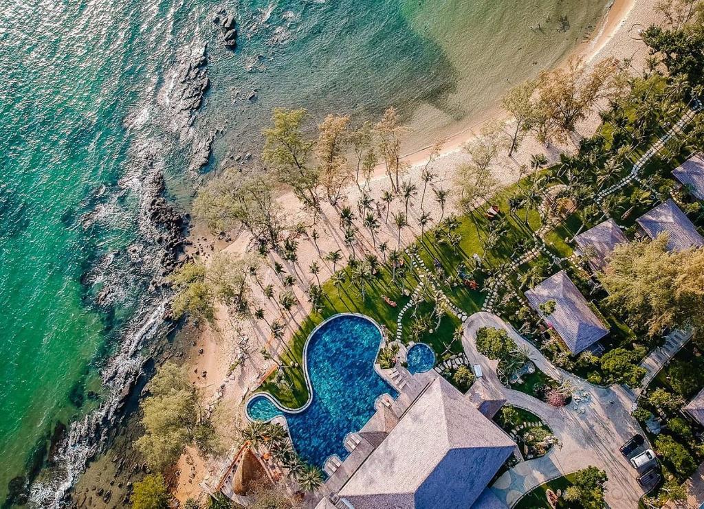 Ocean Bay Phu Quoc Resort and Spa ở bãi biển Ông Lang