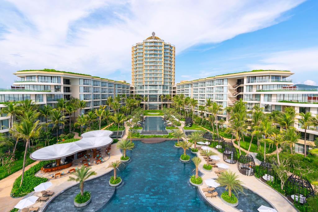 InterContinental Phu Quoc Long Beach Resort.
