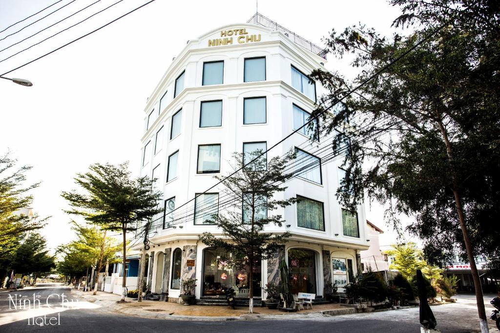  khách sạn Ninh Chữ gần biển